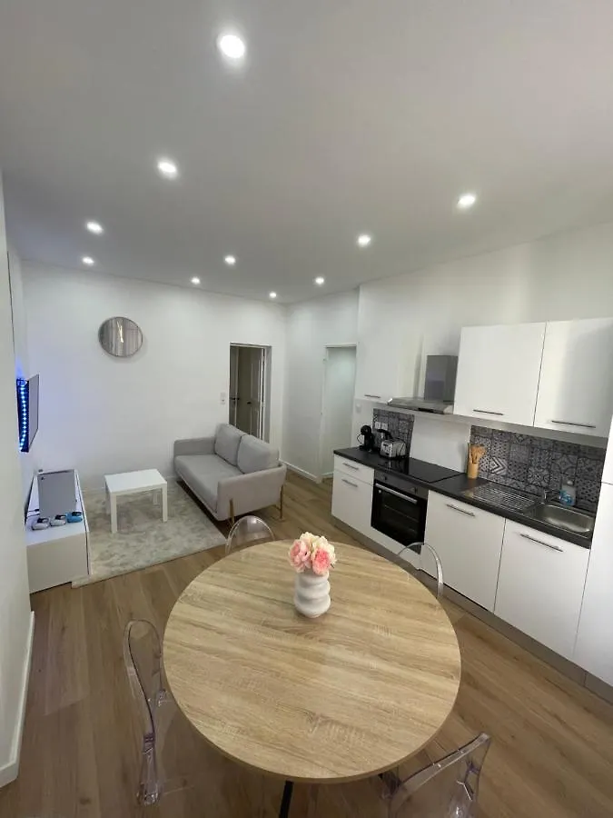 Appartement T4, All Inclusive Proche Port / Plage Toulon 0*,  France